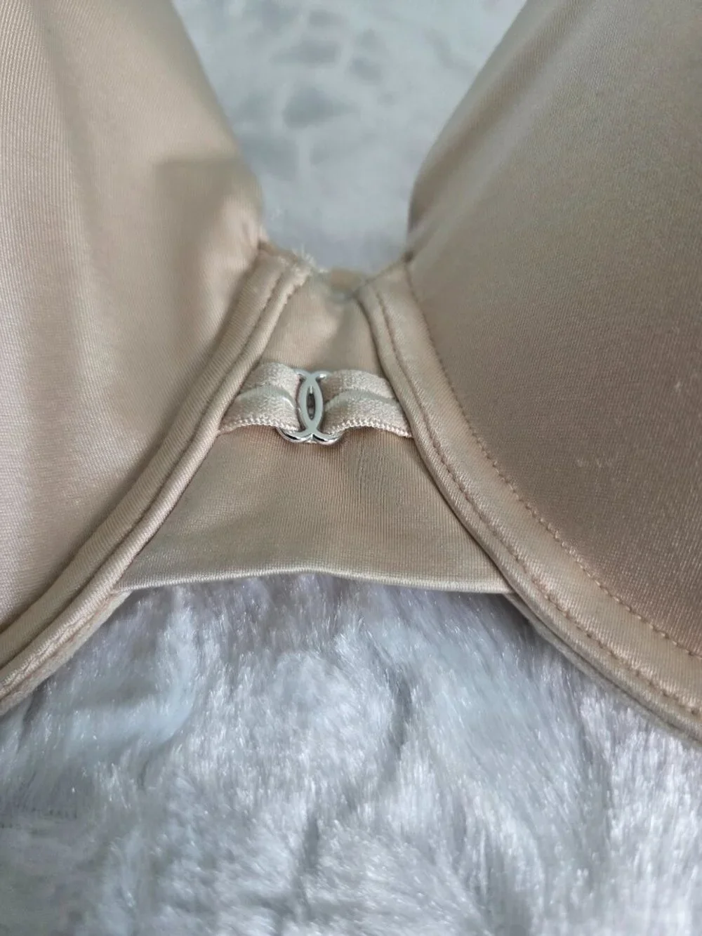 Vanity Fair Bra Women's 40D Beige Body Sculpt Underwire Padded Adjustable NWOT